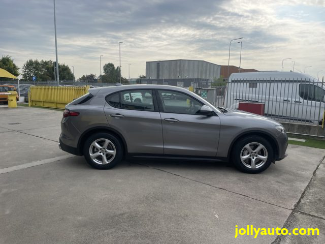 ALFA ROMEO Stelvio usata, con Alzacristalli elettrici
