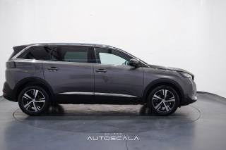 PEUGEOT 5008 usata, con Cerchi in lega