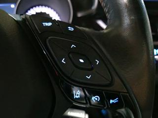 TOYOTA C-HR usata, con USB