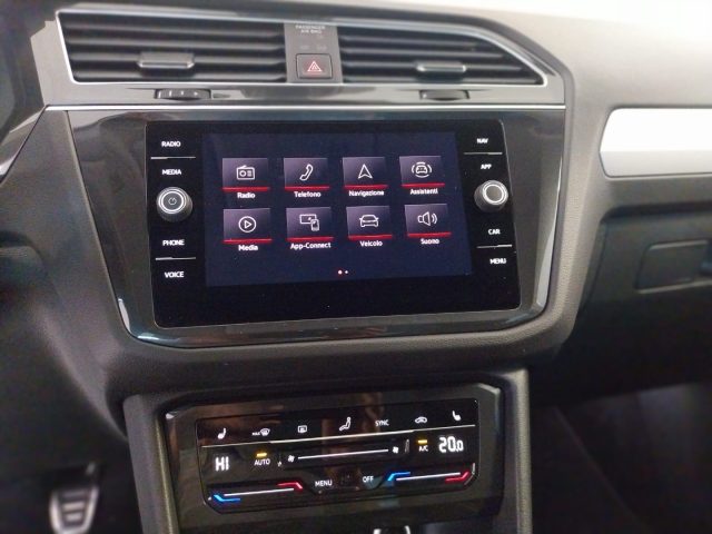 VOLKSWAGEN Tiguan usata, con USB