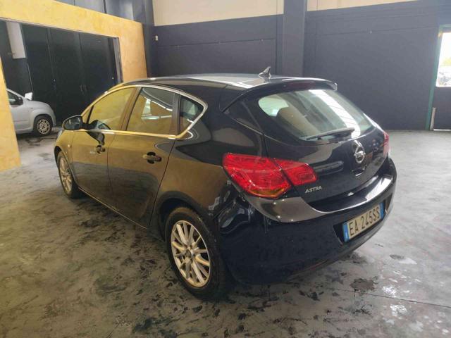 OPEL Astra usata, con Airbag laterali