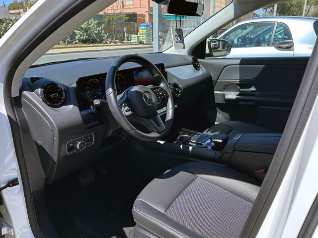 MERCEDES-BENZ GLA 200 usata, con Autoradio digitale