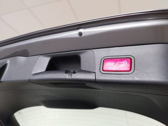 MERCEDES-BENZ B 180 usata, con Cruise Control