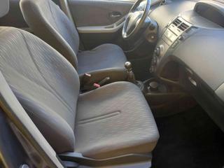 TOYOTA Yaris usata 14