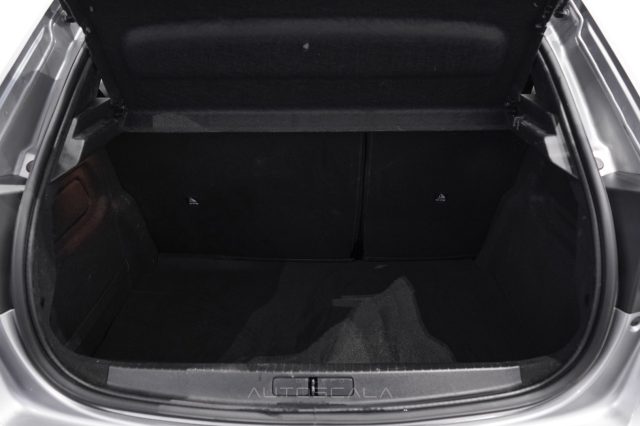 PEUGEOT 208 usata, con Apple CarPlay