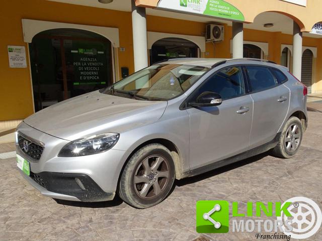 VOLVO V40 Cross Country usata, con ABS