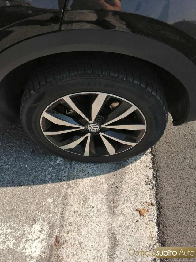 VOLKSWAGEN T-Roc usata, con Airbag testa