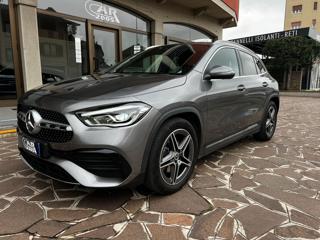 MERCEDES-BENZ GLA 200 usata, con Leve al volante