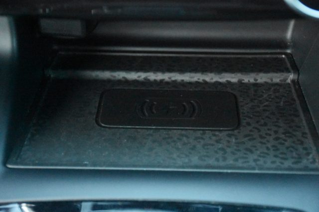 JAGUAR E-Pace usata, con Volante in pelle