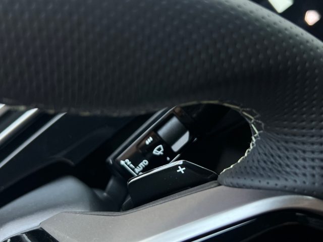 PEUGEOT 3008 usata, con Sistema di navigazione