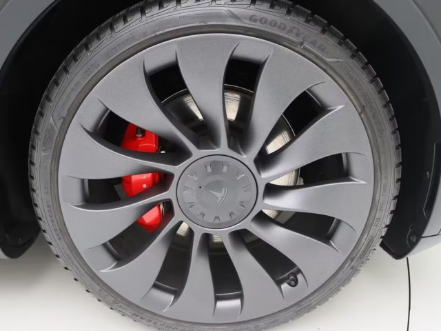 TESLA Model Y usata, con Cerchi in lega
