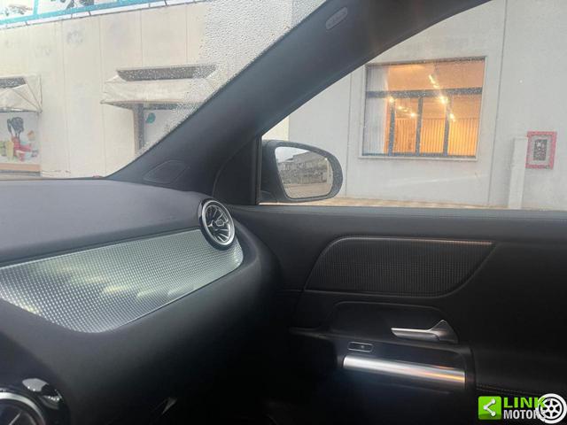 MERCEDES-BENZ GLA 250 usata, con Fari Xenon