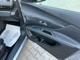 PEUGEOT 3008 usata, con Luci diurne LED