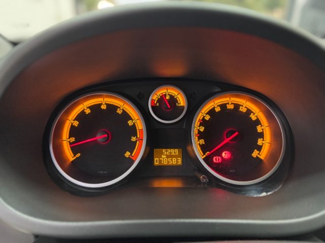 OPEL Corsa usata, con Bluetooth