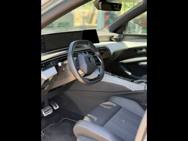 PEUGEOT 3008 usata, con Sensori di parcheggio posteriori