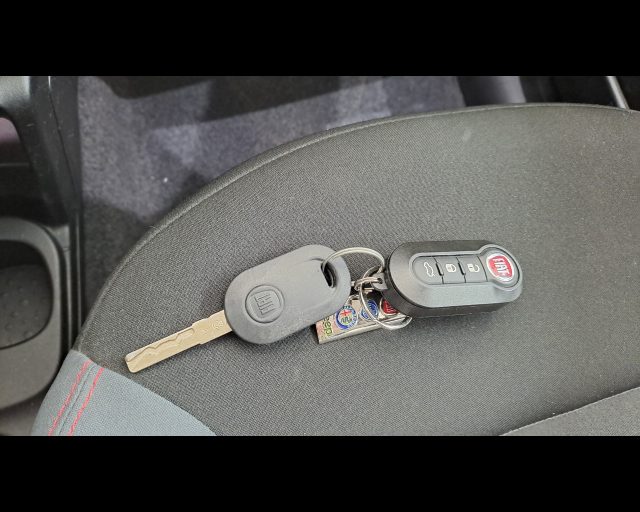 FIAT New Panda usata 21