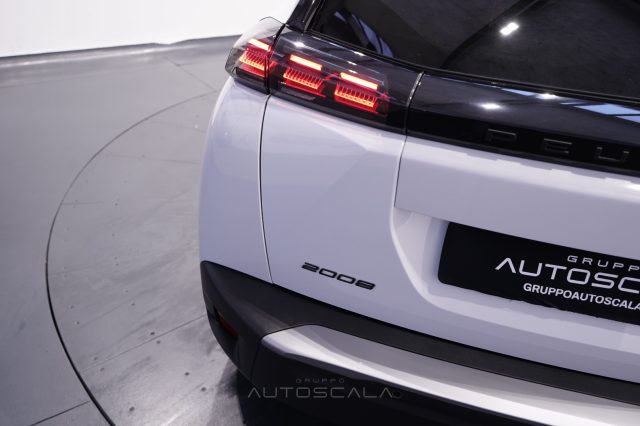 PEUGEOT 2008 usata, con Sensori di parcheggio posteriori