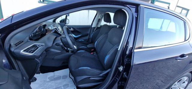 PEUGEOT 208 usata, con Autoradio