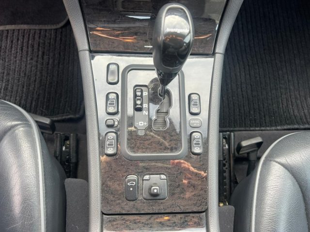 MERCEDES-BENZ E 320 usata, con Regolazione elettrica sedili