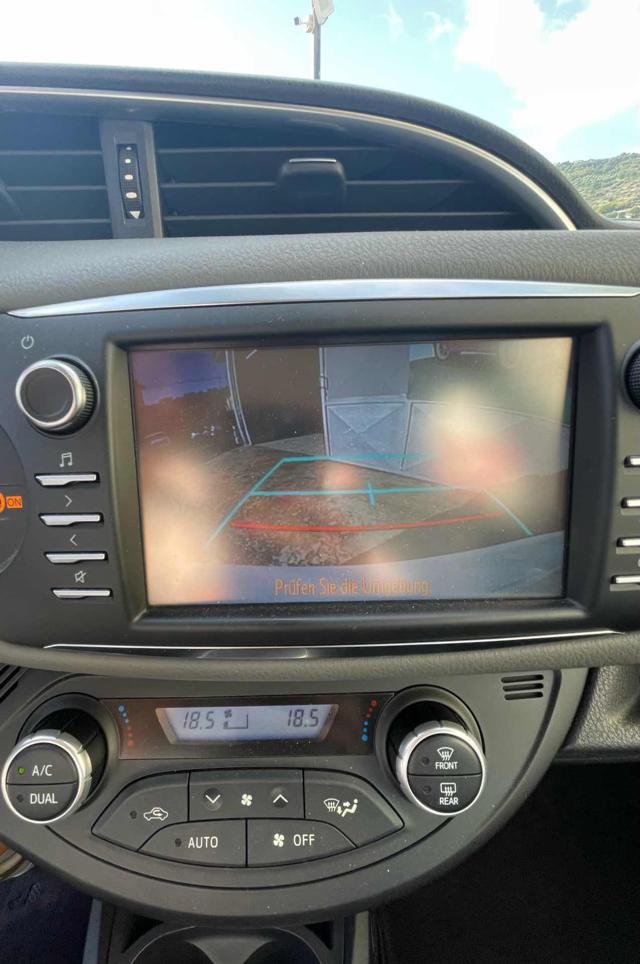 TOYOTA Yaris usata 18