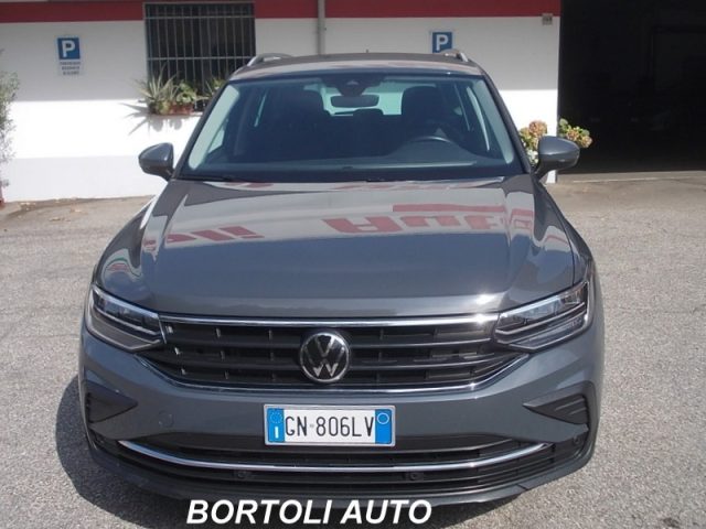 VOLKSWAGEN Tiguan usata, con Volante multifunzione