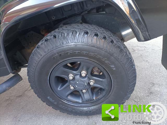 LAND ROVER Defender usata 11