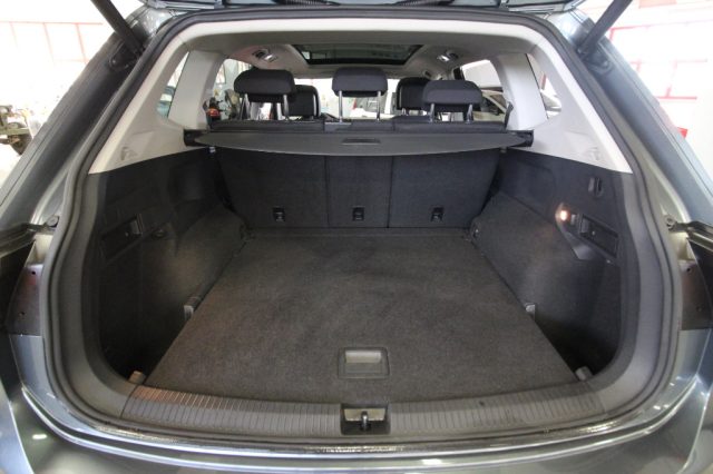 VOLKSWAGEN Tiguan Allspace usata, con Vetri oscurati