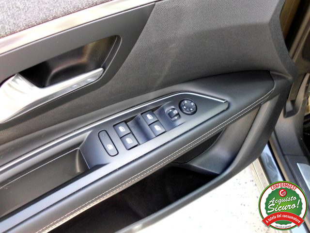 PEUGEOT 3008 usata, con Lettore CD