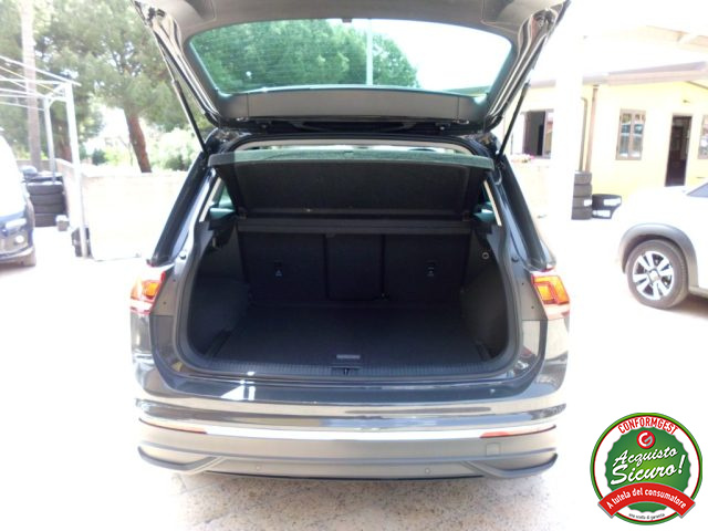 VOLKSWAGEN Tiguan usata, con Specchietti laterali elettrici