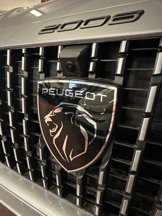 PEUGEOT 2008 usata, con Fari LED
