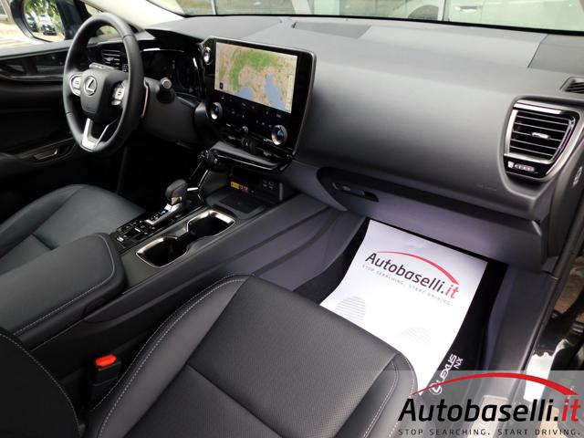 LEXUS NX 300h usata, con Sistema di navigazione