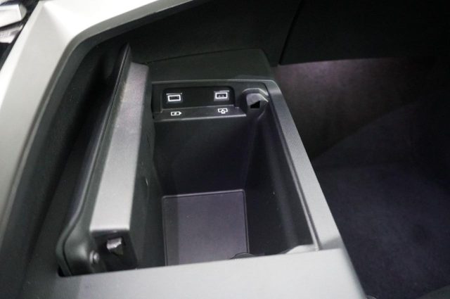 PEUGEOT 3008 usata, con Leve al volante