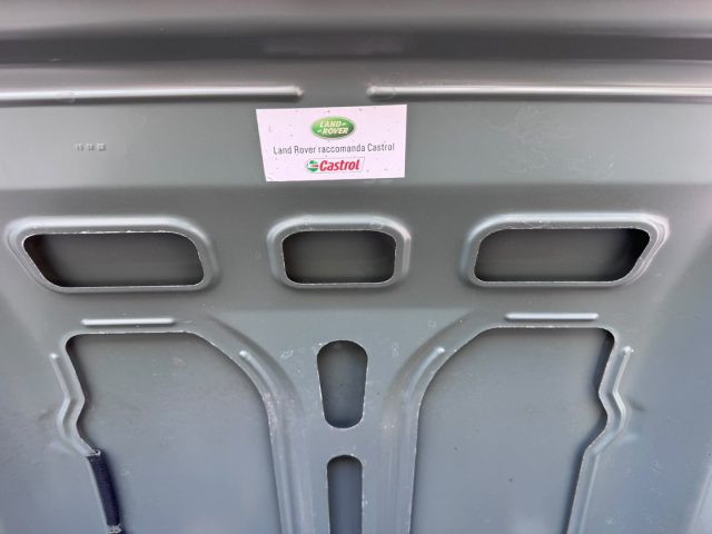 LAND ROVER Defender usata, con Sound system