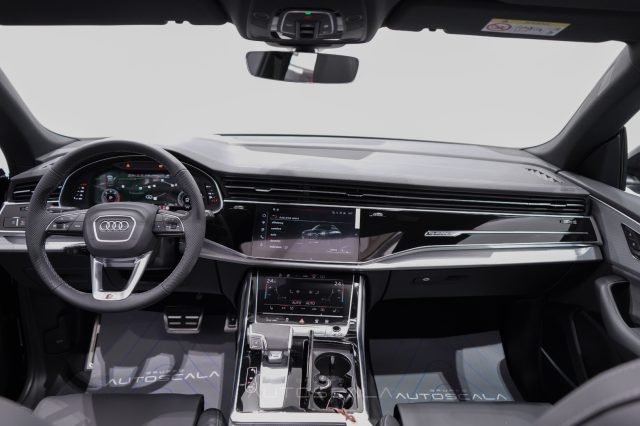 AUDI Q8 usata, con Tetto panorama