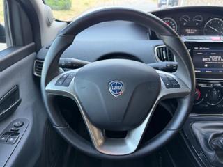 LANCIA Ypsilon usata, con Fendinebbia