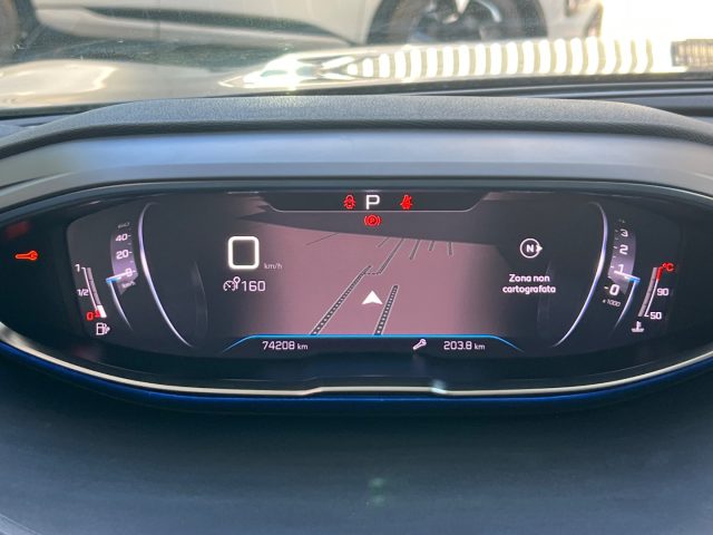 PEUGEOT 5008 usata, con Touch screen