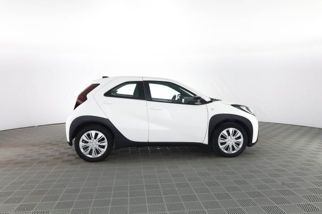TOYOTA Aygo X usata 2