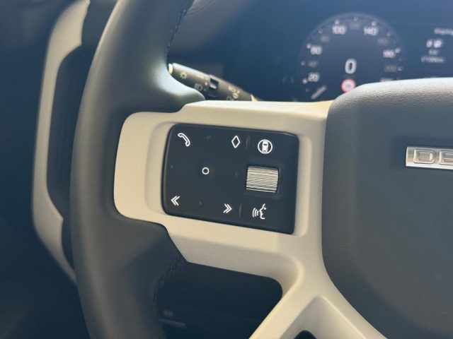 LAND ROVER Defender usata, con Controllo elettronico della corsia