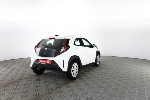 TOYOTA Aygo X usata 3