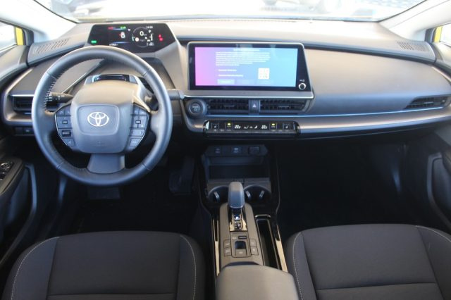 TOYOTA Prius Plug-in usata, con ESP