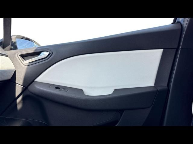 RENAULT Clio usata, con Volante in pelle