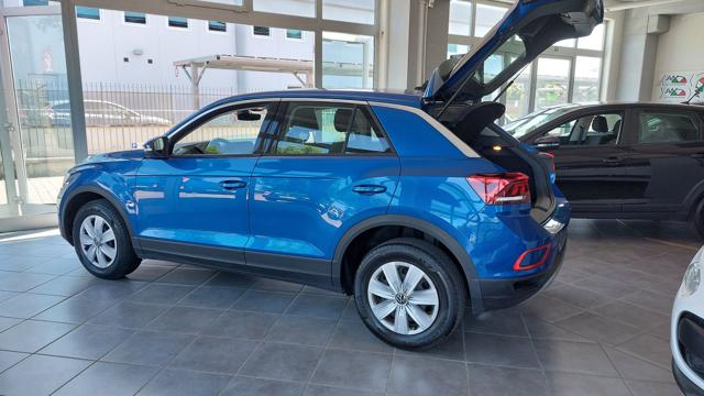VOLKSWAGEN T-Roc usata, con USB