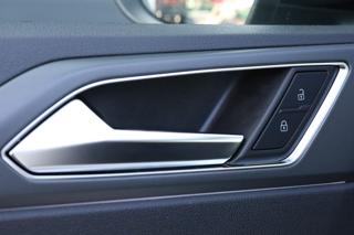 VOLKSWAGEN Taigo usata, con USB