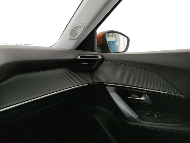 PEUGEOT 2008 usata, con USB