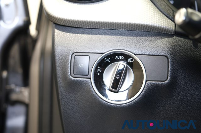 MERCEDES-BENZ B 180 usata, con Specchietti laterali elettrici