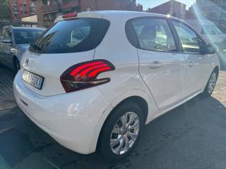 PEUGEOT 208 usata, con Alzacristalli elettrici