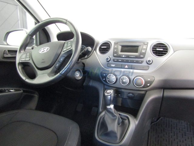 HYUNDAI i10 usata, con Autoradio