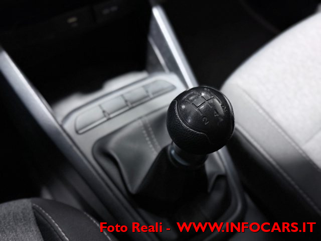 KIA Stonic usata, con Autoradio digitale