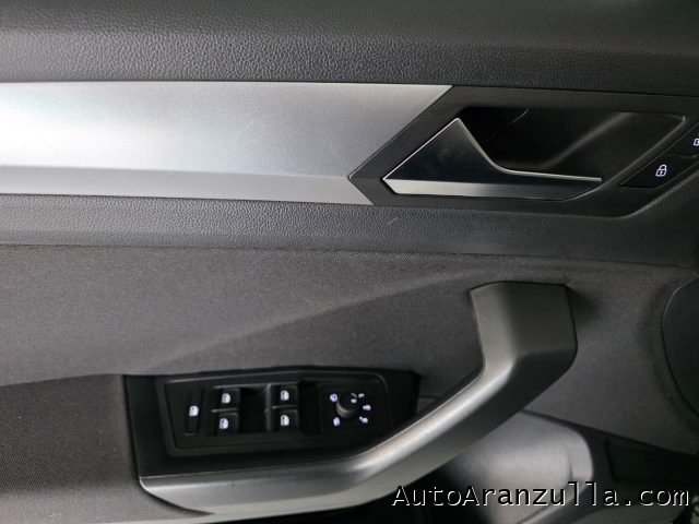 VOLKSWAGEN T-Roc usata, con Fari LED