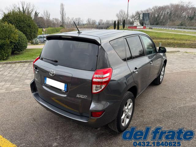TOYOTA RAV 4 usata, con Autoradio